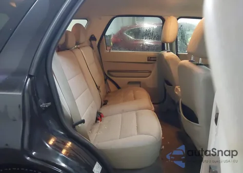 2011 Ford Escape Xlt z USA, uszkodzony, nr VIN 1FMCU9DG7BKC38959